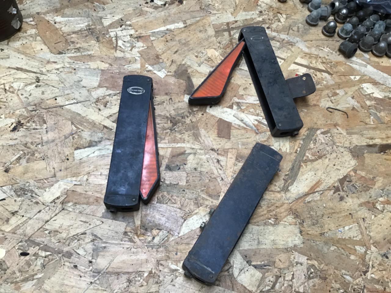 FLÈCHES DE DIRECTION KLAXON 6V LesAnciennes.com