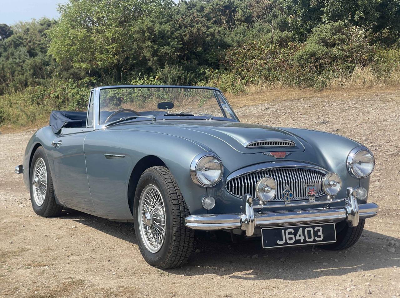 1964 Austin-Healey 3000 Mark 3 BJ8 Convertible LesAnciennes.com