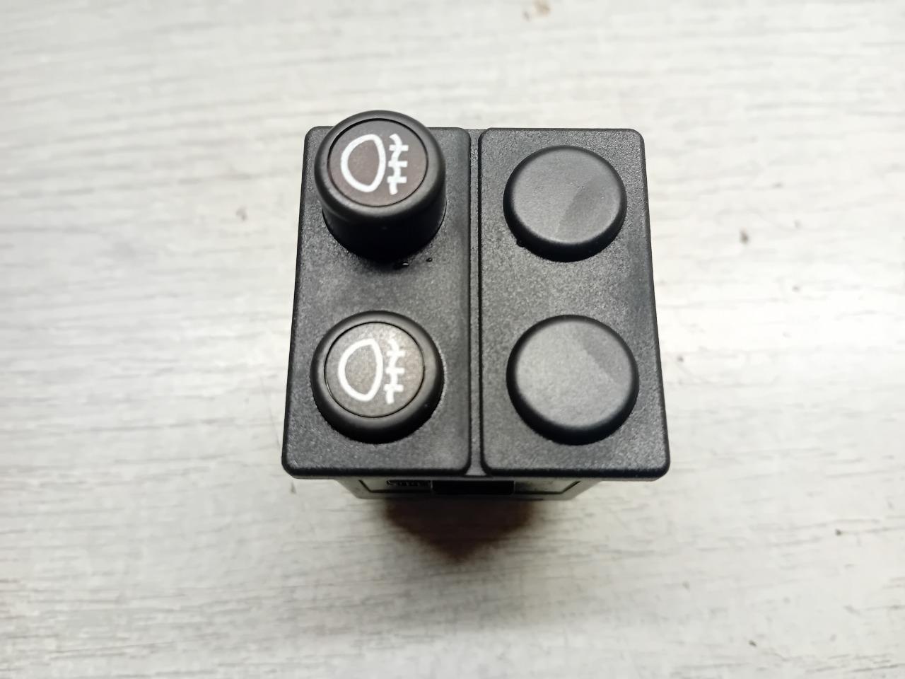 1243 INTERRUPTEUR FEUX ANTIBROUILLARD ALFA 33 LesAnciennes.com