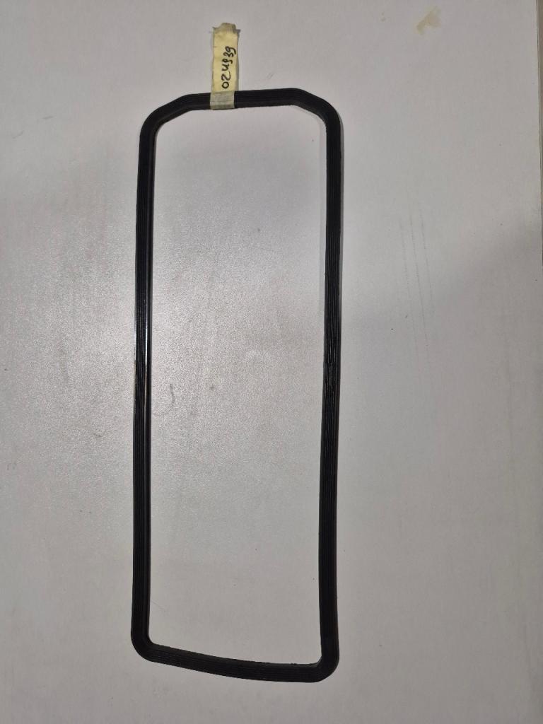 Joint cache culbuteur PEUGEOT 104 LesAnciennes.com