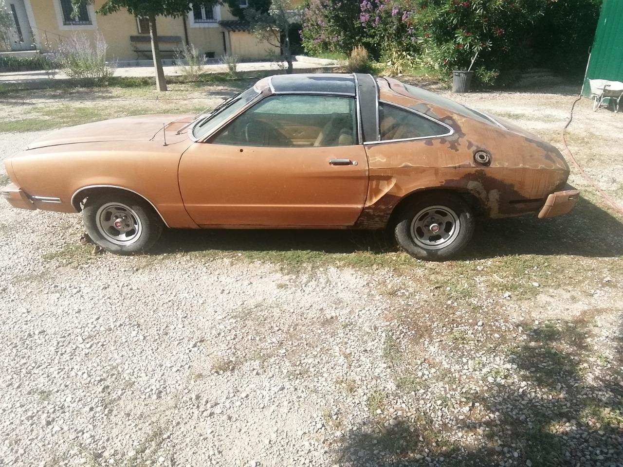 FORD Mustang Serie 2 - 1977 LesAnciennes.com