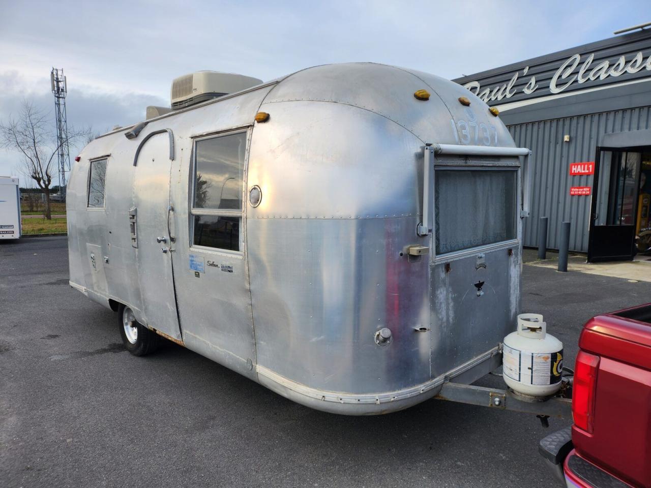 1965 Airstream Safari LesAnciennes.com