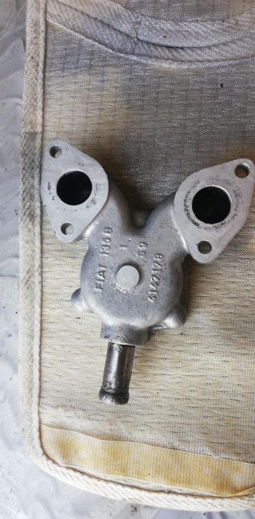 Logement de thermostat inférieur pour Fiat Dino 20 LesAnciennes.com