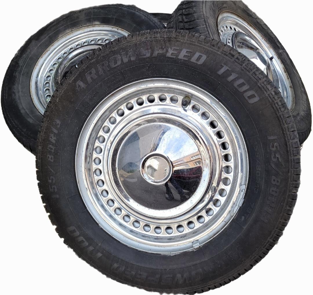 4 JANTES + ENJOLIVEURS TRIUMPH Spitfire et Herald LesAnciennes.com