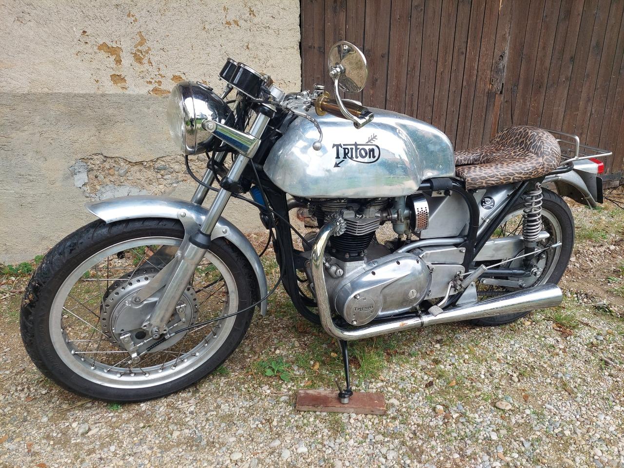 TRITON Norton 99 Triumph T120 - 1960 LesAnciennes.com