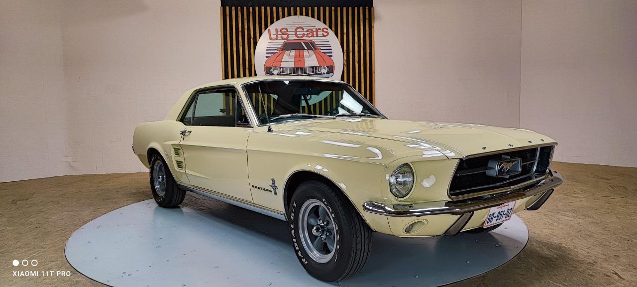 FORD Mustang Coupe - 1967 LesAnciennes.com