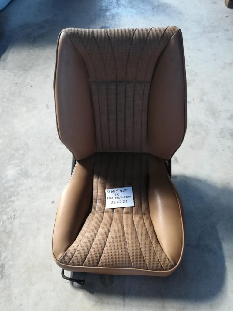 Sièges avant pour Fiat Dino 2000 Coupè LesAnciennes.com