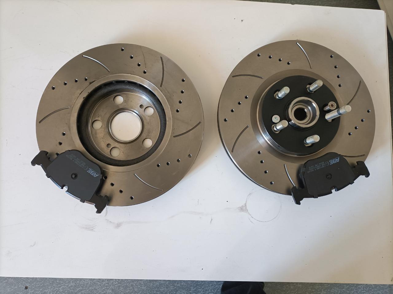 Freins Safrane Biturbo 3.0 V6 biturbo LesAnciennes.com