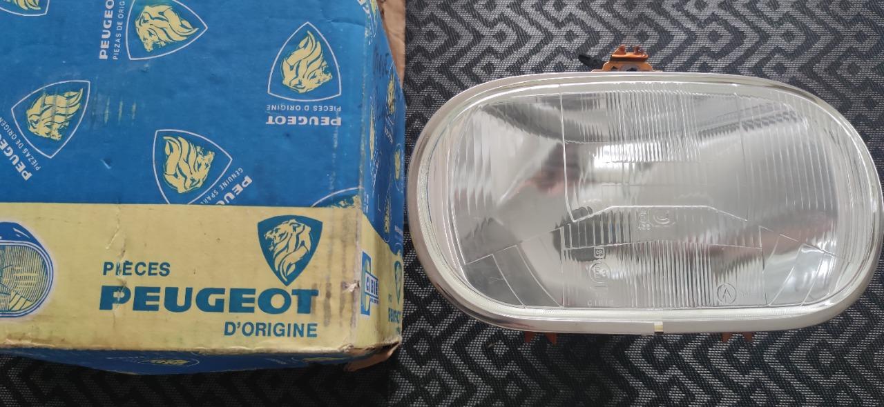 Phare PEUGEOT 204 code européen LesAnciennes.com