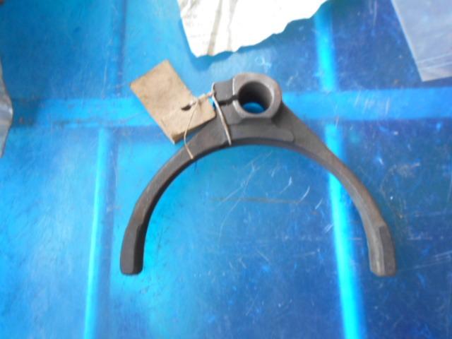 Sélecteur 4ème et 5ème vitesses Ferrari 206gt-246 LesAnciennes.com