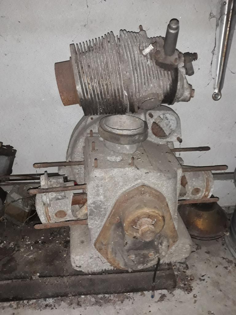 Bloc moteur PANHARD PL 17 Tous types LesAnciennes.com
