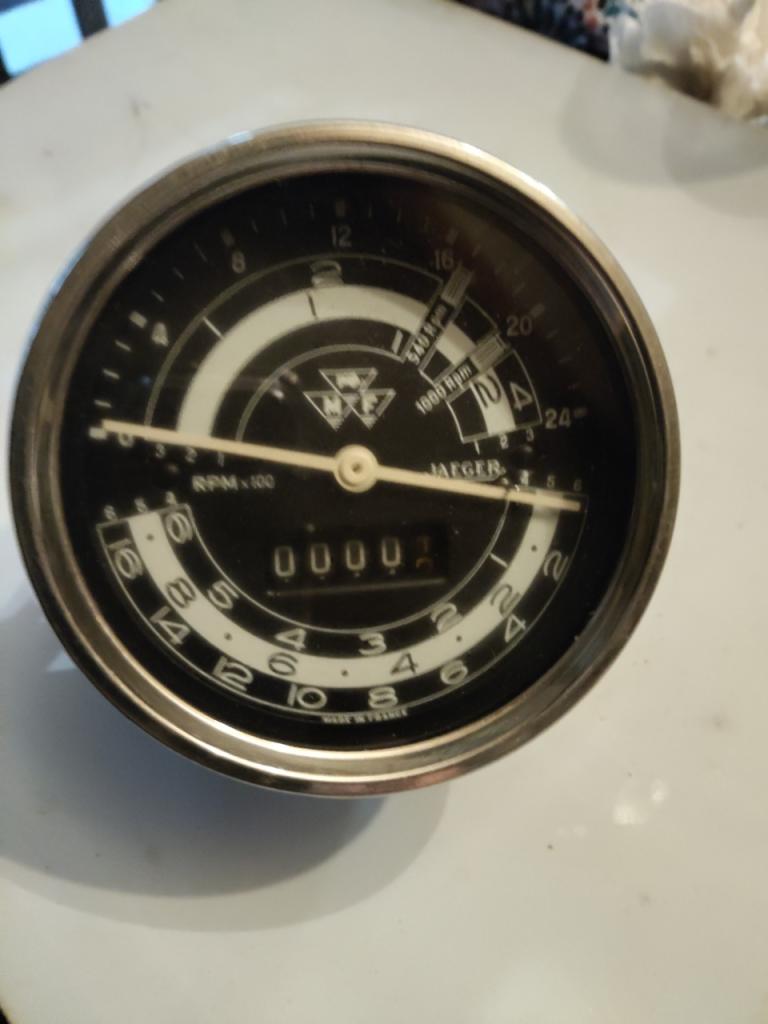 Compte-tours MASSEY FERGUSON MF MF LesAnciennes.com