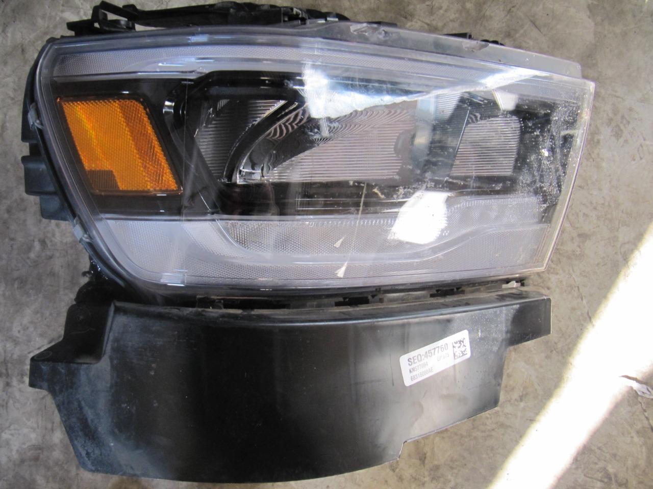 PHARE DODGE RAM 1500 LesAnciennes.com