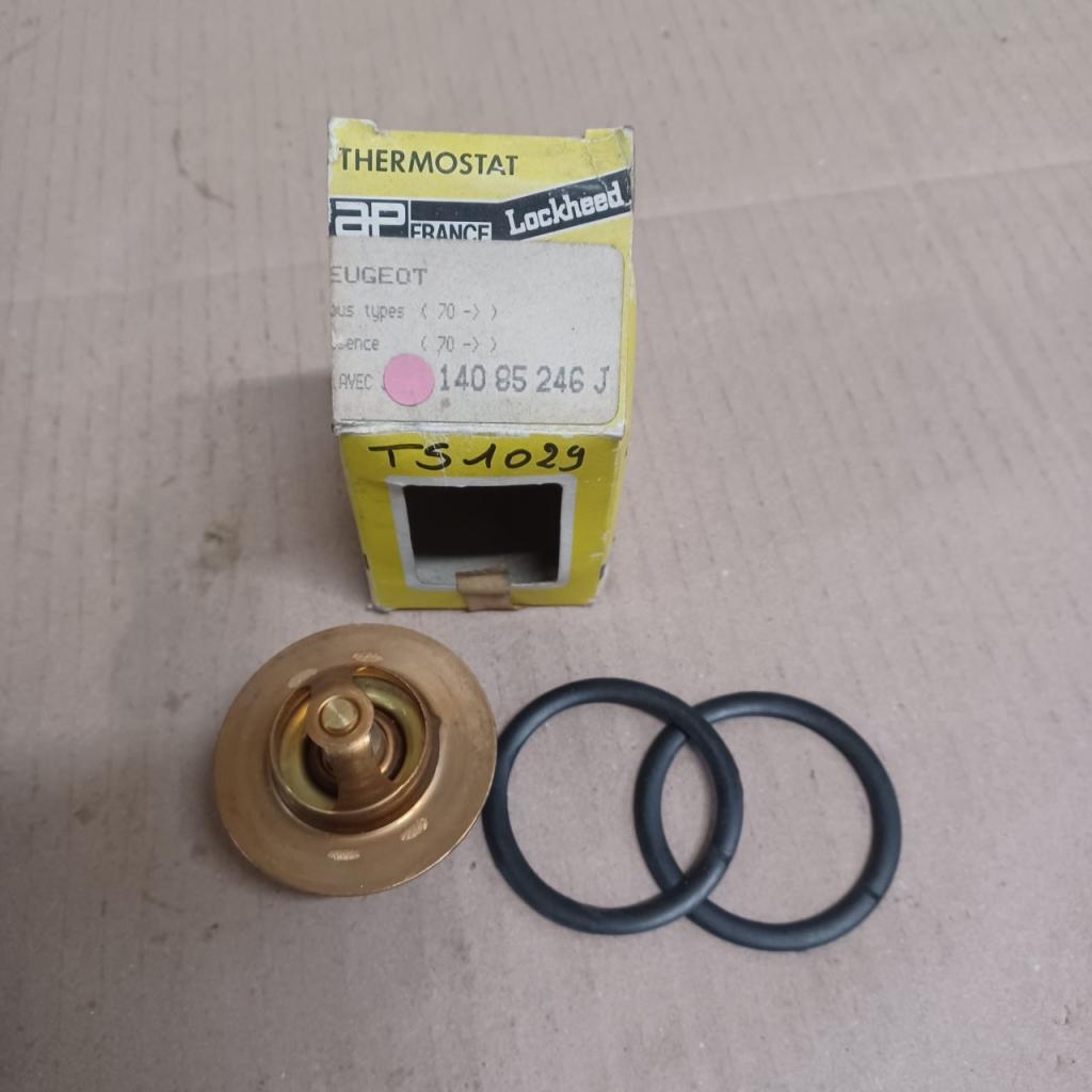 Thermostat Peugeot 204 304 essence LesAnciennes.com
