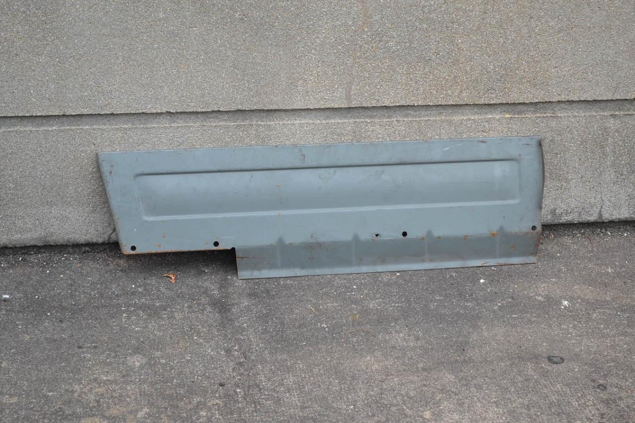 Tôle de liaison bas de caisse PEUGEOT 504 Pick-up LesAnciennes.com