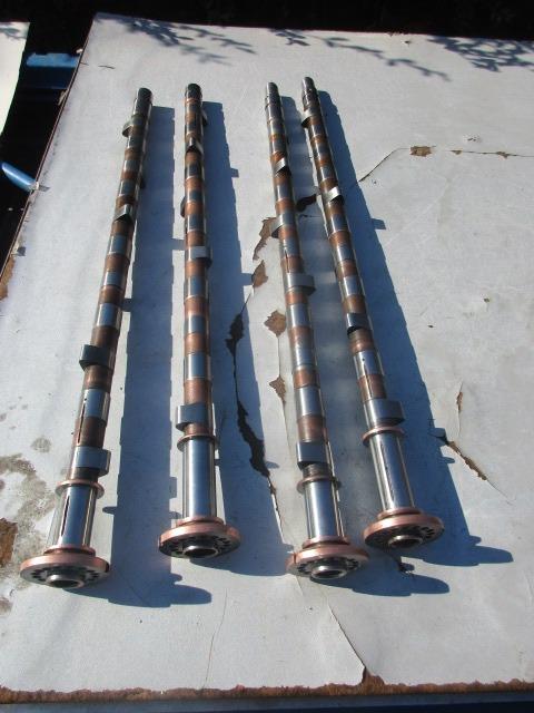 Arbres à cames Ferrari 365 à carburateurs LesAnciennes.com