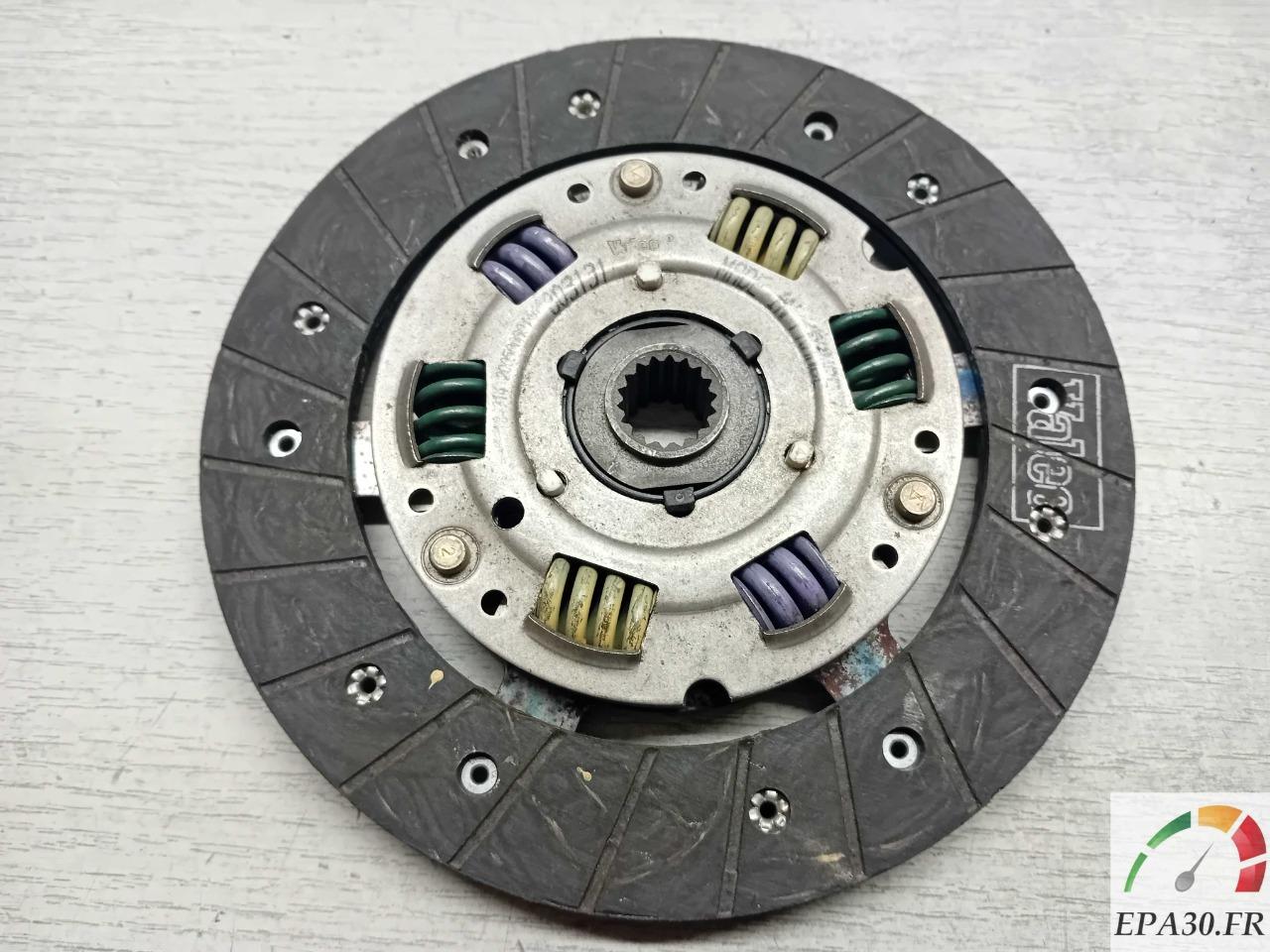 803131 DISQUE EMBRAYAGE NEUF PEUGEOT 205 LesAnciennes.com