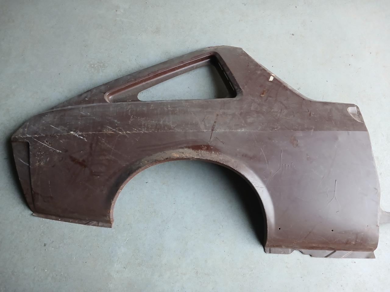 Aile arrière droite RENAULT 17 (R17) LesAnciennes.com