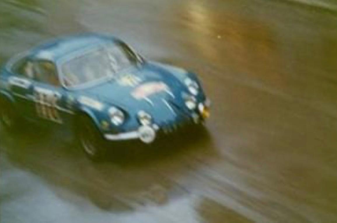 ALPINE A110 1600S compétition client LesAnciennes.com