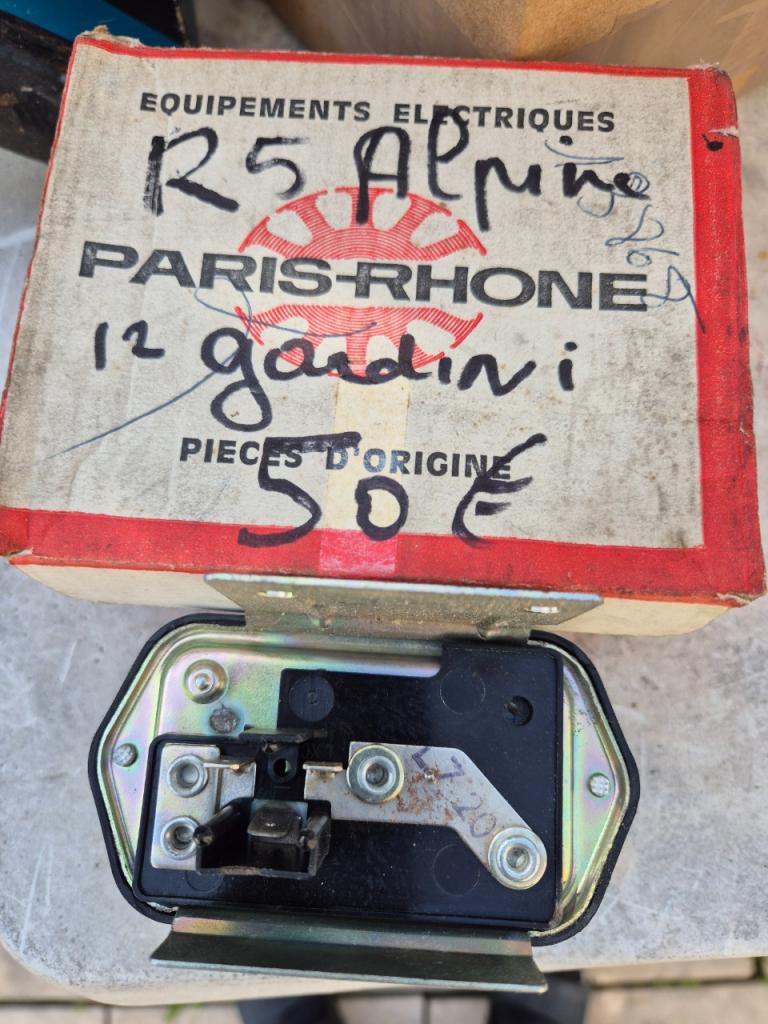 Régulateur RENAULT 12 (R12) gordini LesAnciennes.com