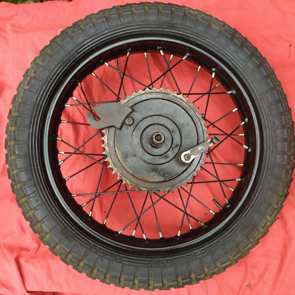 Roue arrière TERROT 500 RD RDA RSSE RGSE LesAnciennes.com