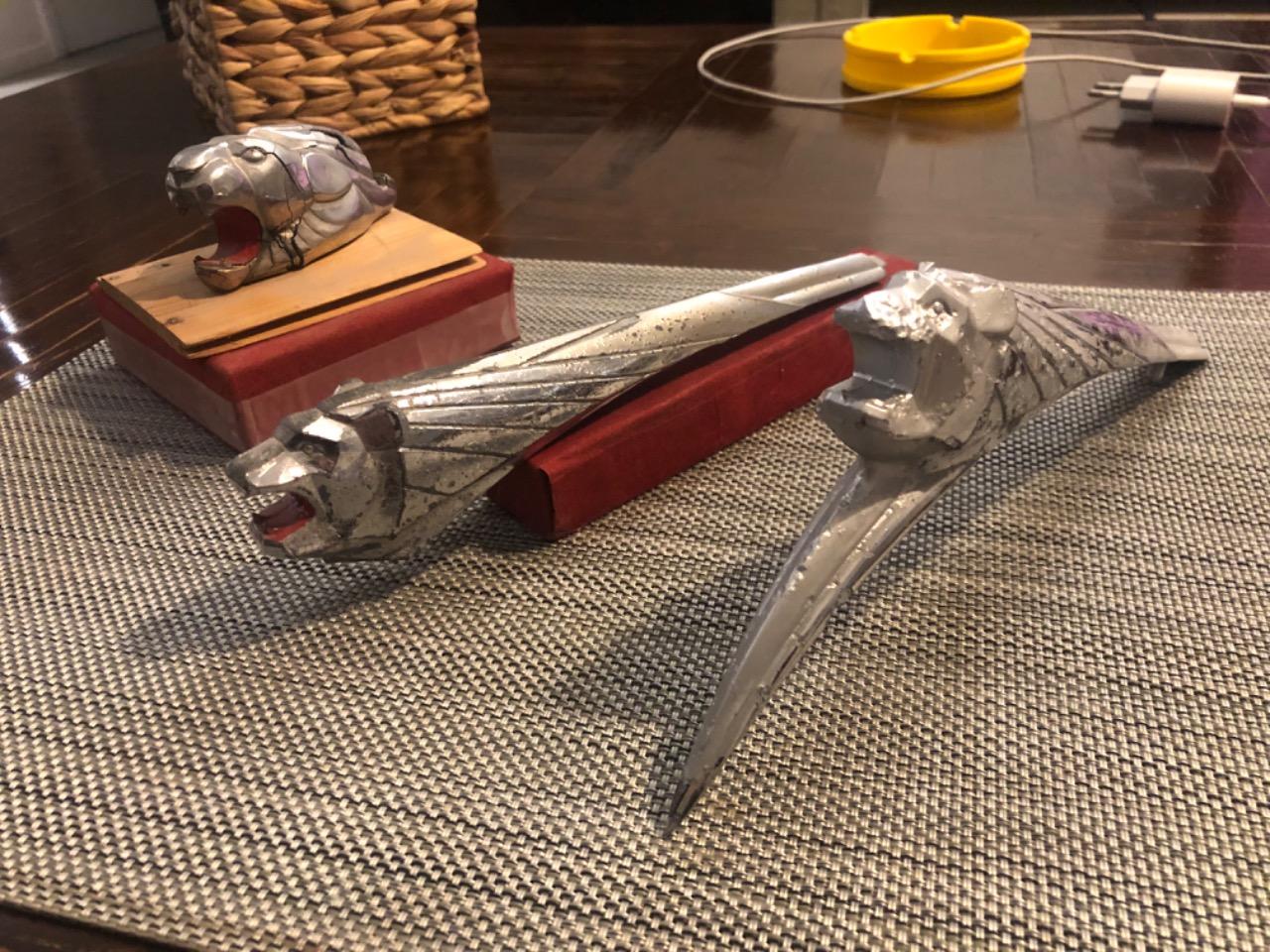 Emblème insigne mascotte PEUGEOT 203 302 402 LesAnciennes.com