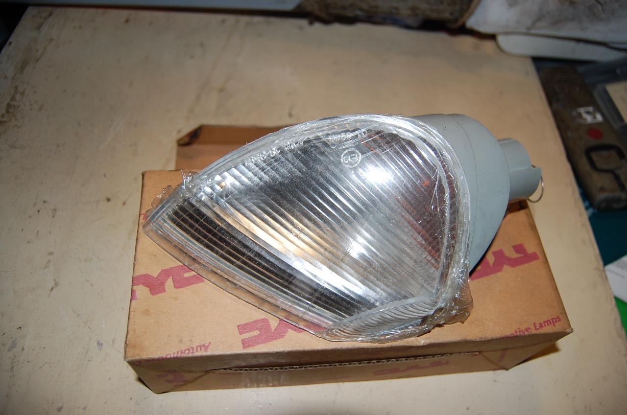 Clignotant Laguna avant droit LesAnciennes.com