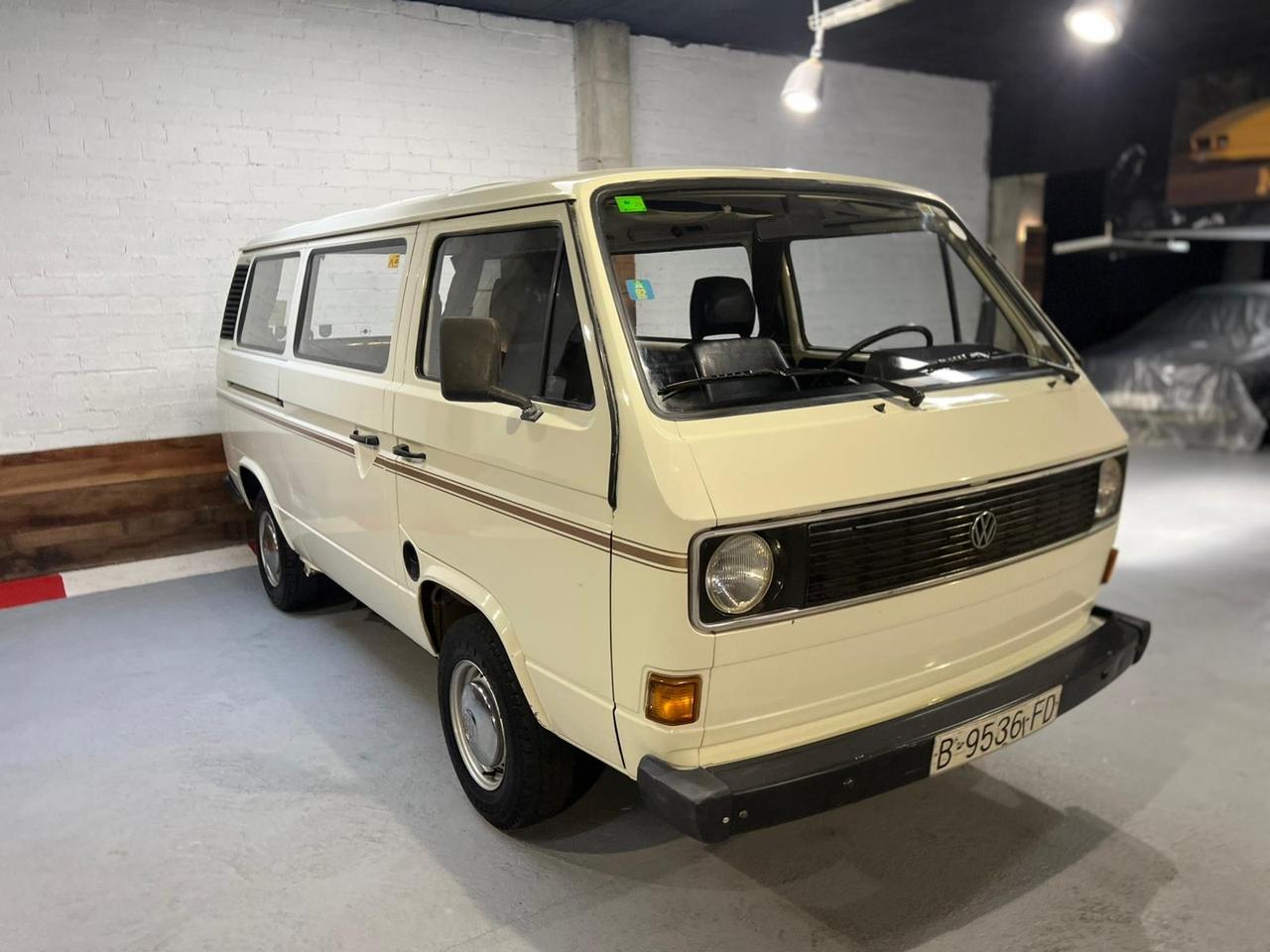 1982 Volkswagen T3 Camper LesAnciennes.com
