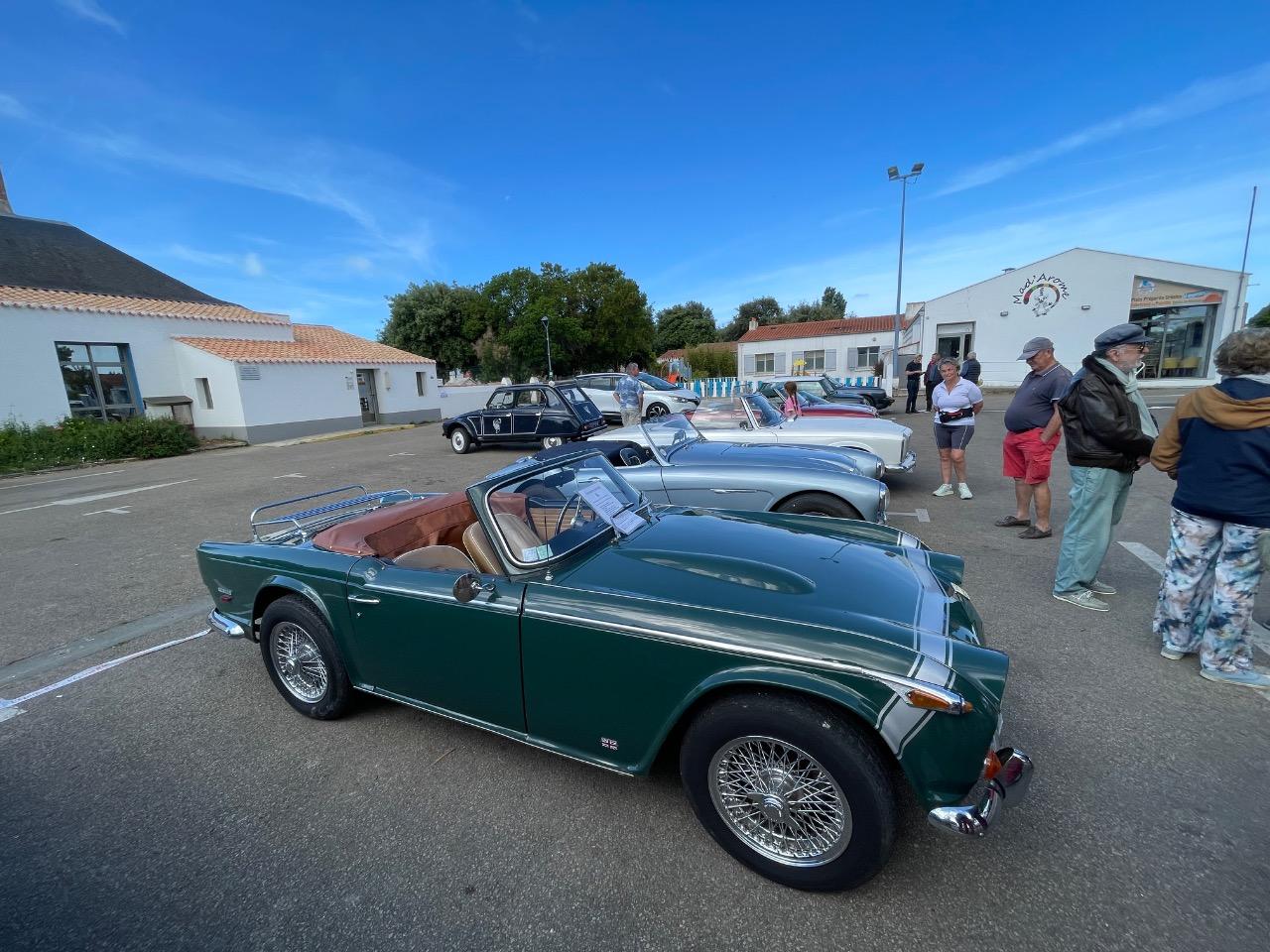 TRIUMPH TR250 - 1968 LesAnciennes.com