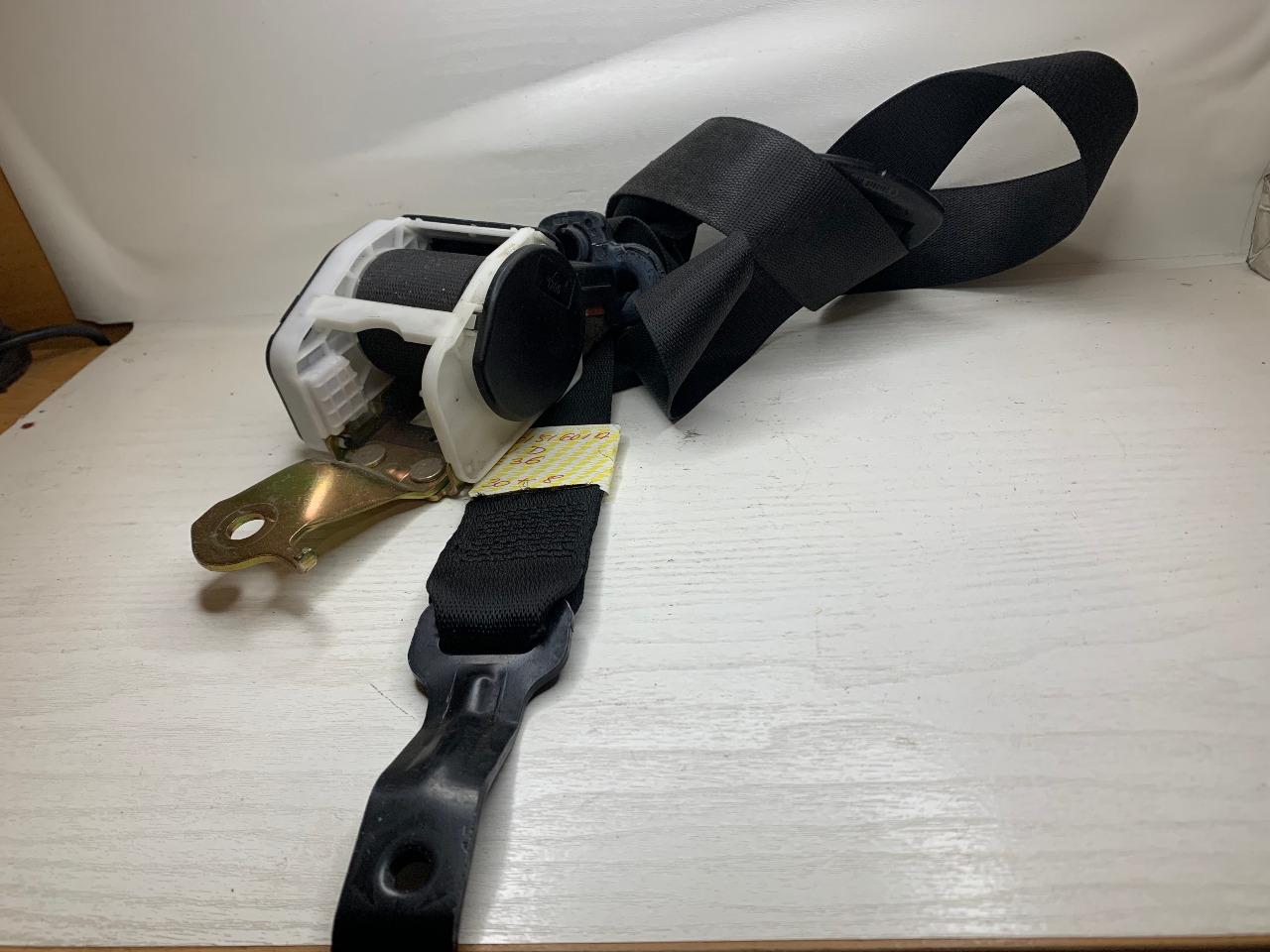 Ceinture séc.AV D BMW E36- 560151601A LesAnciennes.com