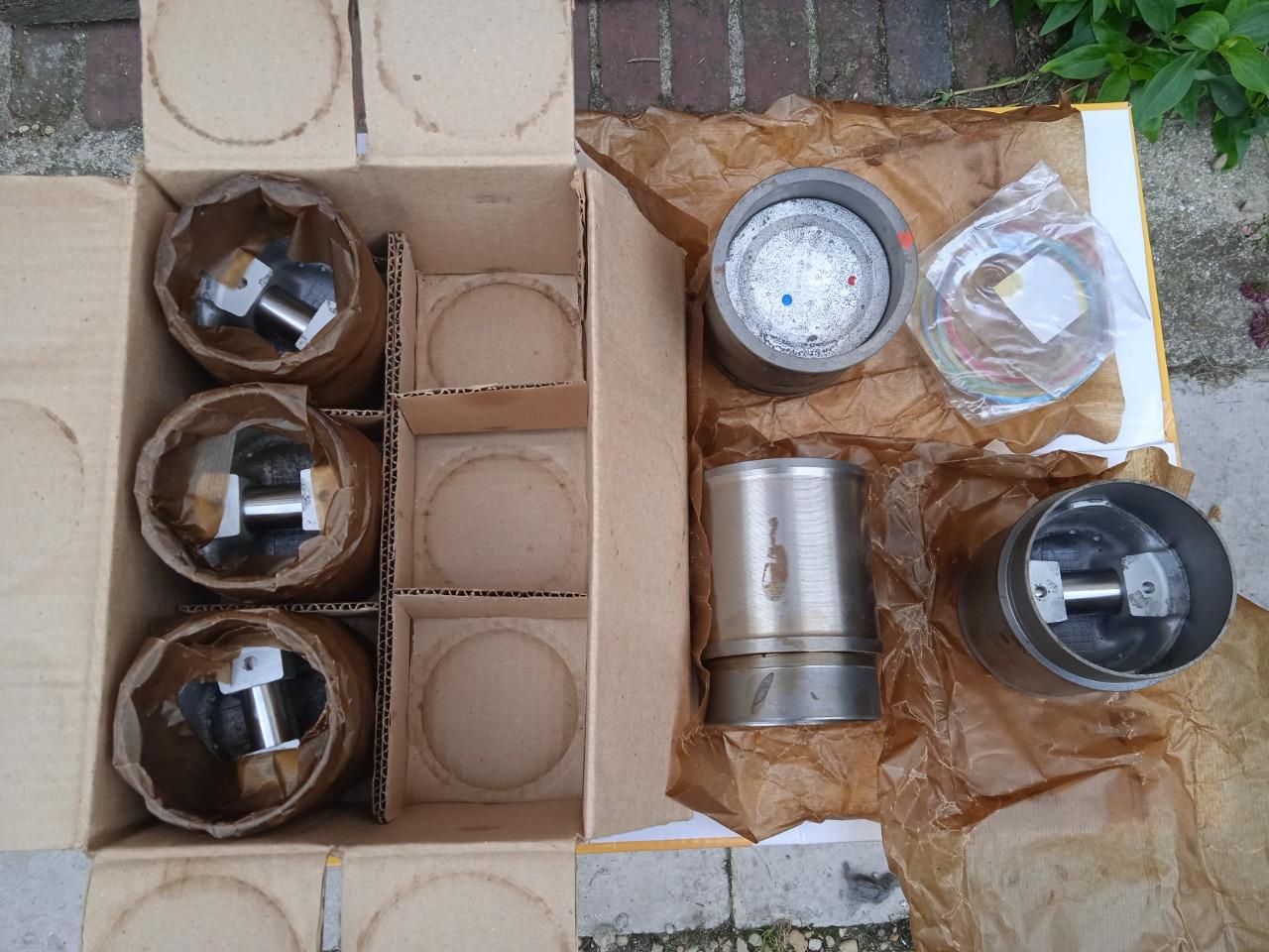 Pièces PEUGEOT 504/604 v6 kit chemises pistons LesAnciennes.com