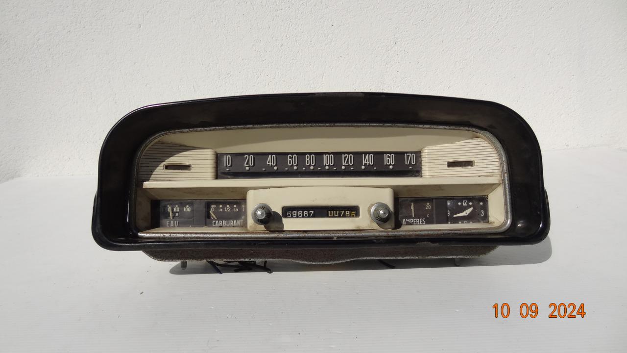 Bloc PEUGEOT 404 LesAnciennes.com