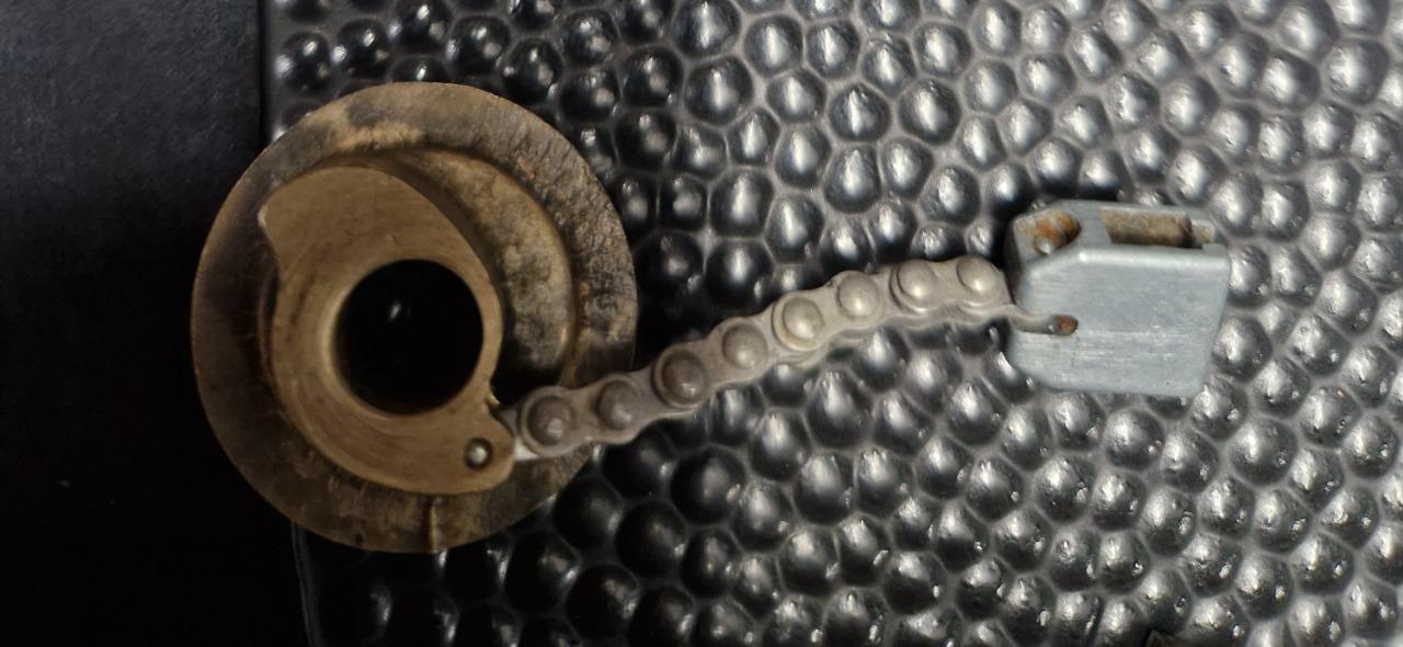 Chainette poignée accelerateur LesAnciennes.com