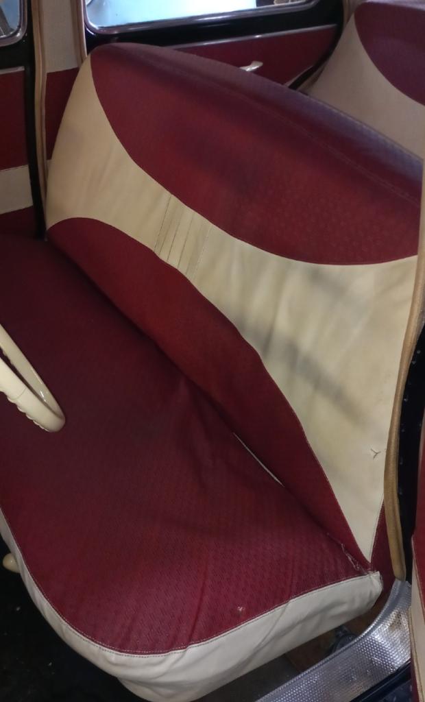 PANHARD BANQUETTE DYNA Z16 LesAnciennes.com