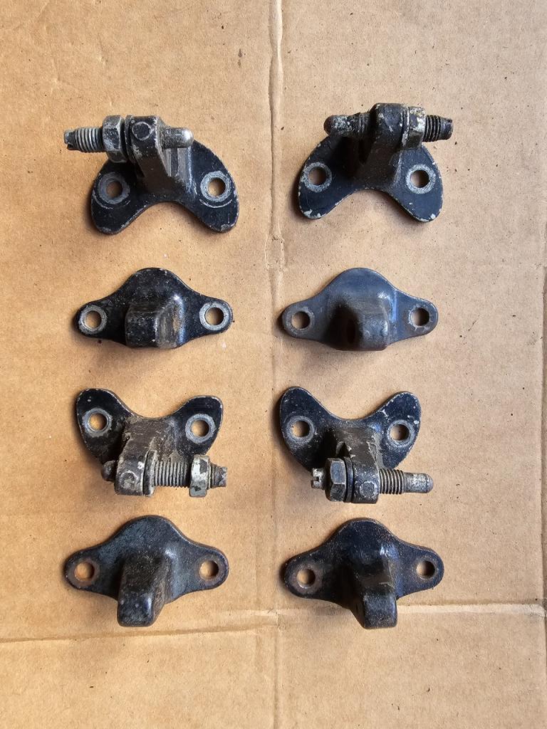 Charniere et tirant porte CITROEN DS LesAnciennes.com