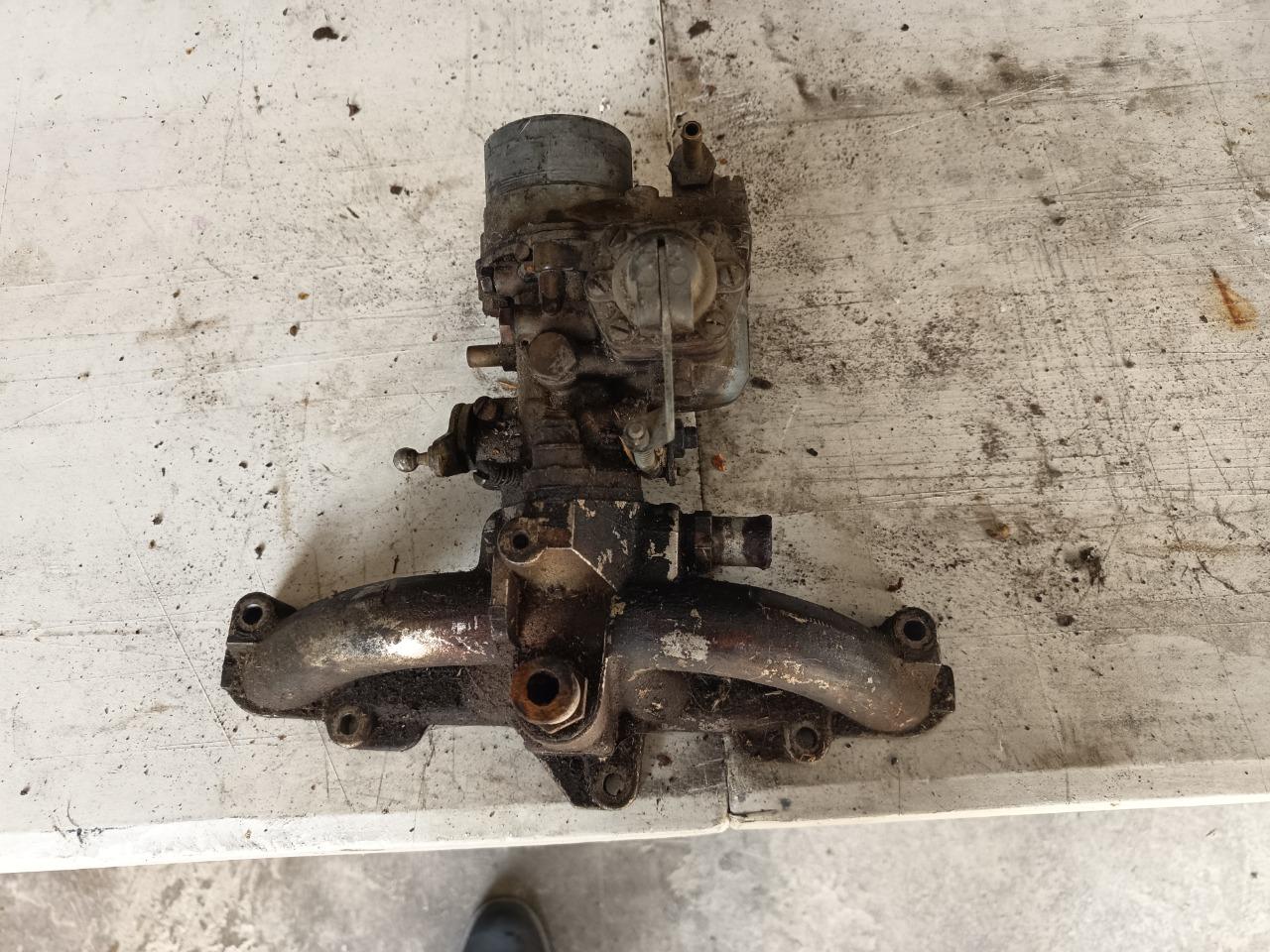 Carburateur avec pipe d'admission LesAnciennes.com