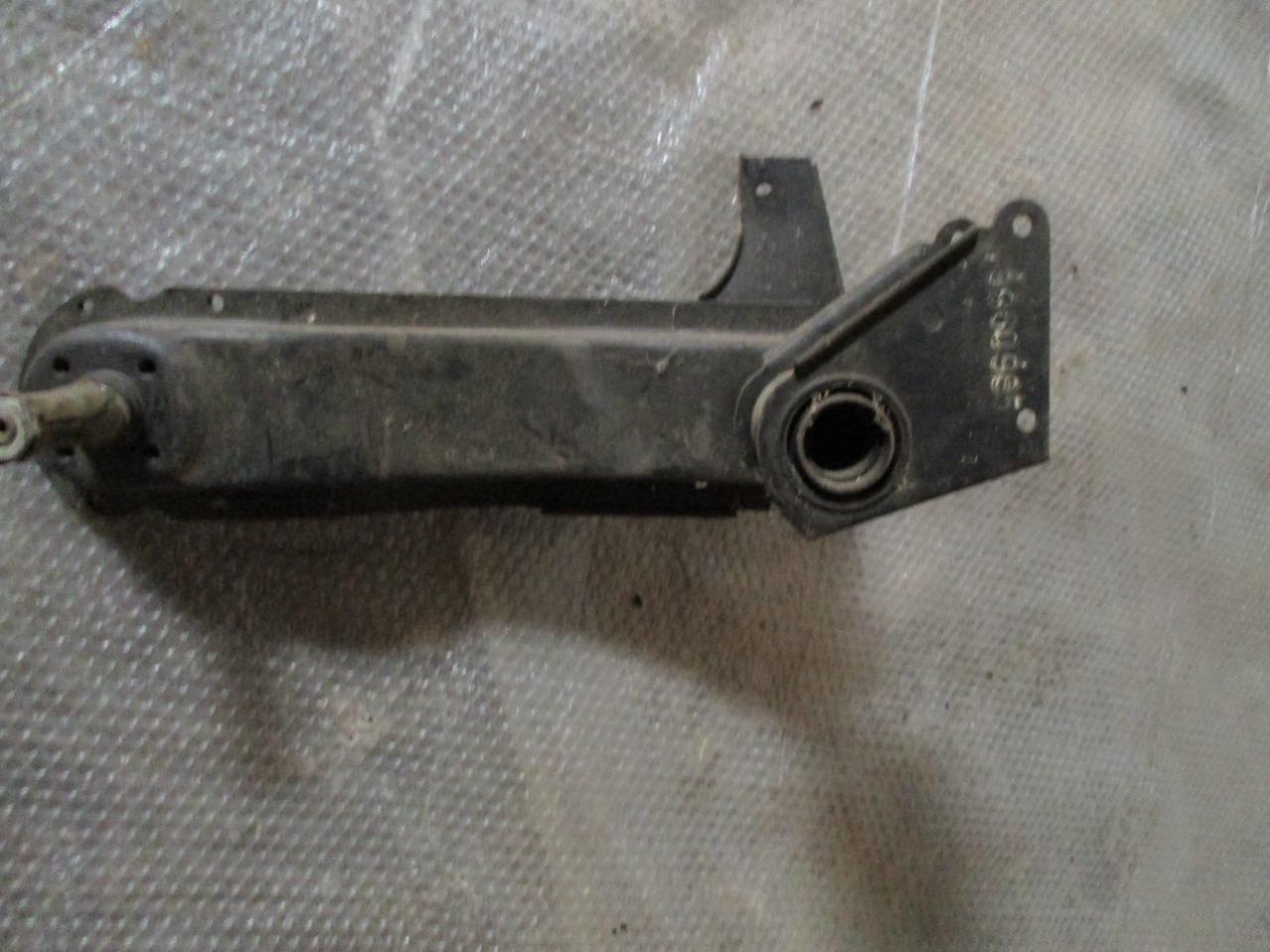 Bras RENAULT 4 (R4) LesAnciennes.com