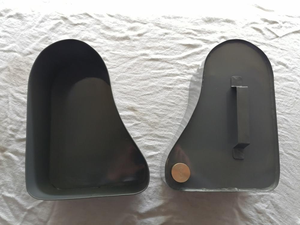 Nourrice et boite à outils CITROEN 2CV LesAnciennes.com