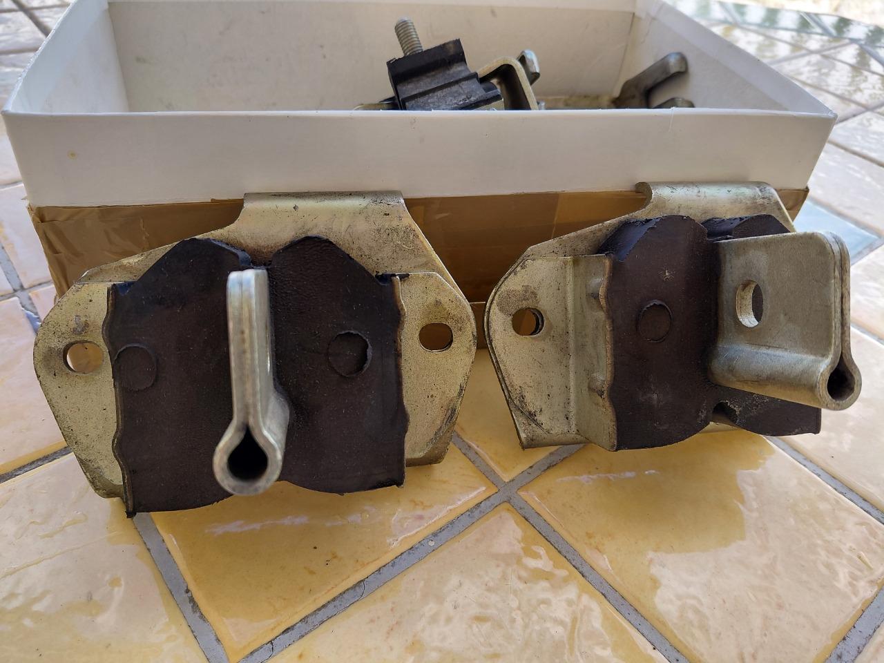 Paire de silent bloc LesAnciennes.com