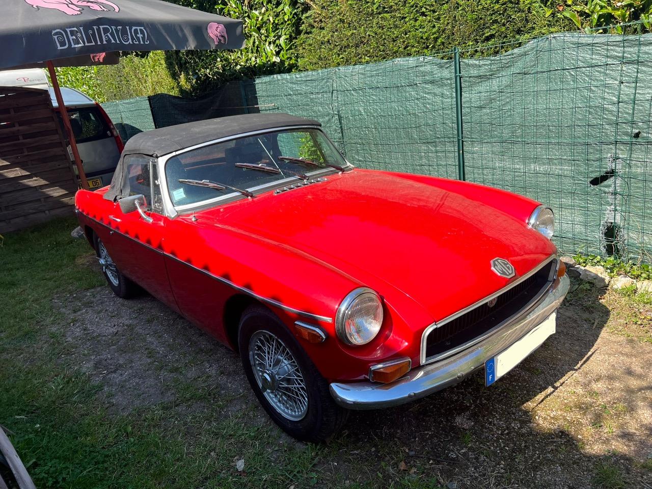 MG MGB Cabriolet - 1973 LesAnciennes.com