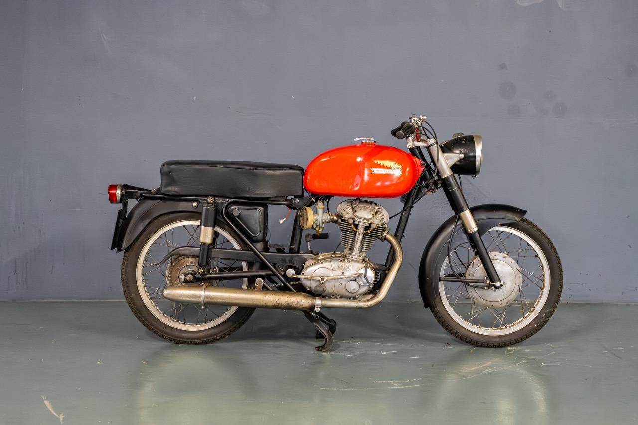 DUCATI 175 T - 1957 LesAnciennes.com