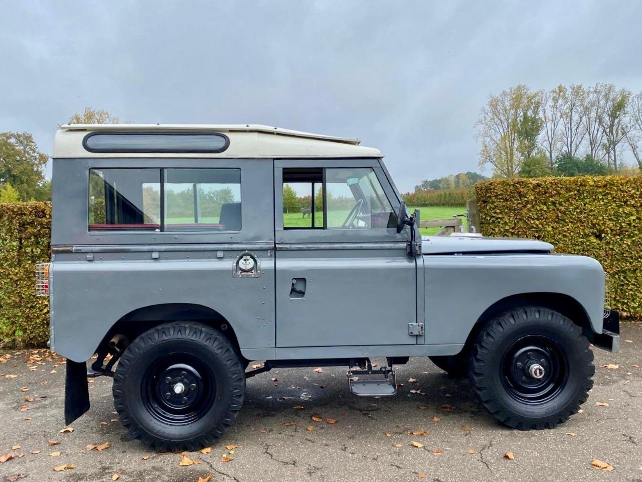 LAND ROVER 88 - 1976 LesAnciennes.com