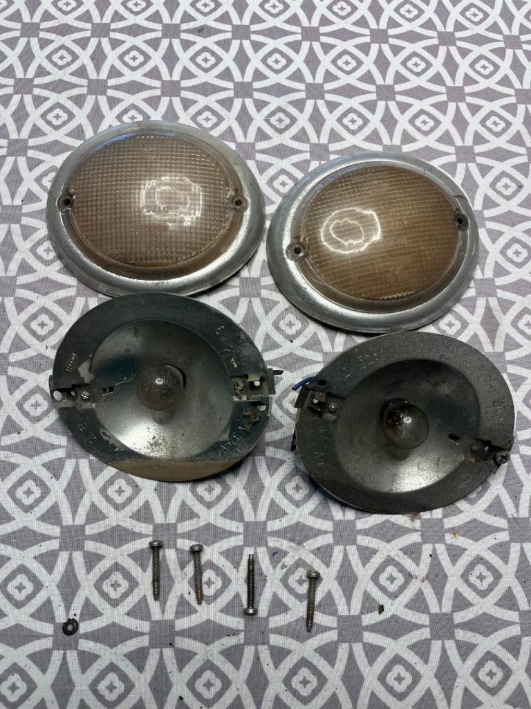 Feux clignotants avant Combi Split LesAnciennes.com