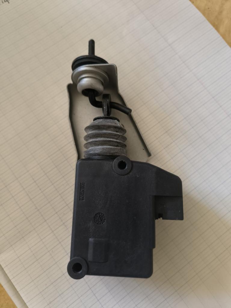 Actionneur trappe essence Peugeot/Citroën LesAnciennes.com