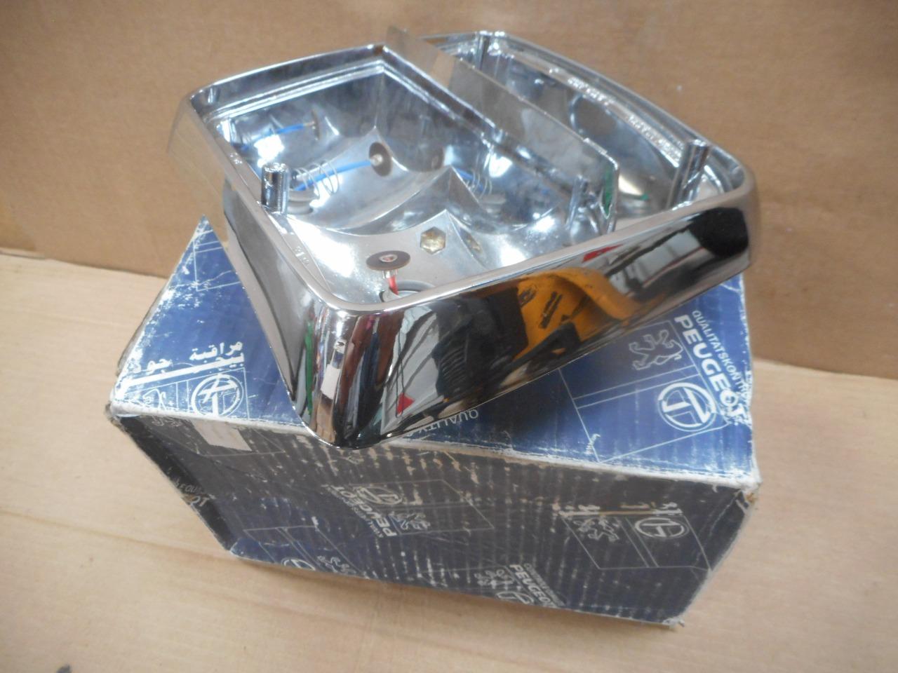 Socle de feu arrière neuf PEUGEOT 304 cabriolet LesAnciennes.com