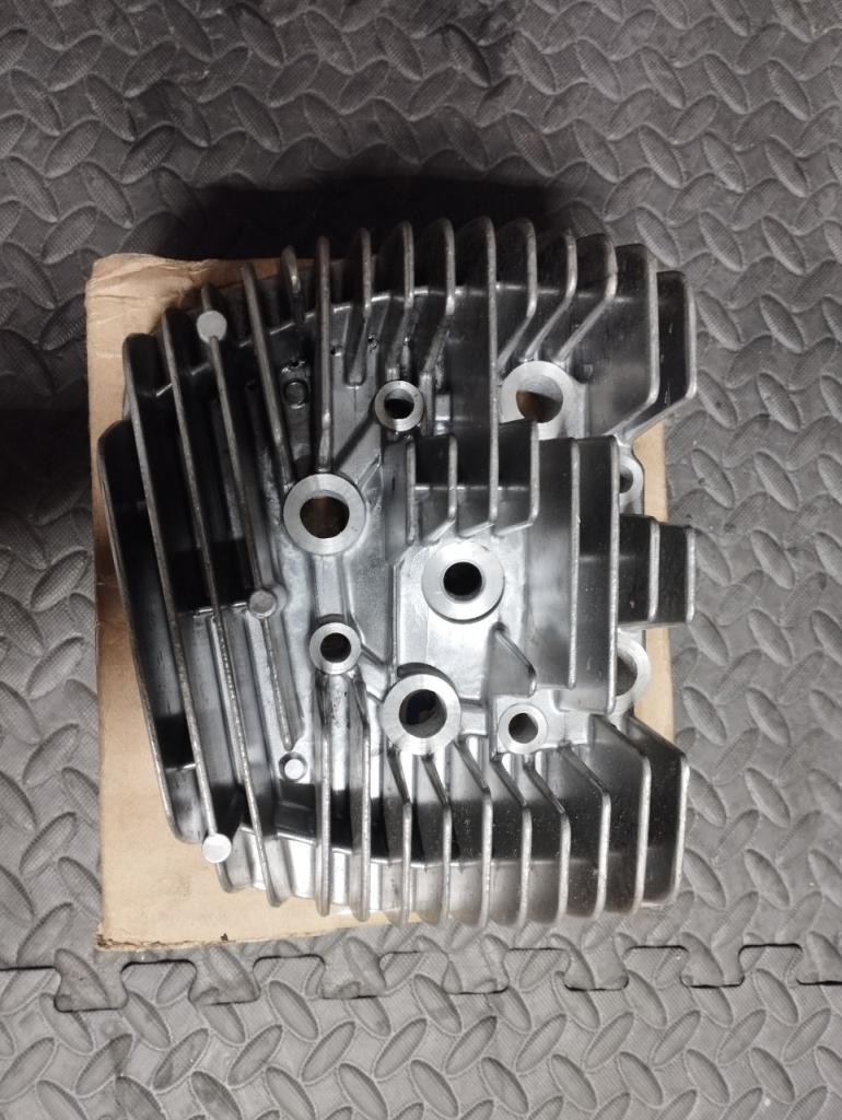 Culasse SUZUKI T 500 LesAnciennes.com