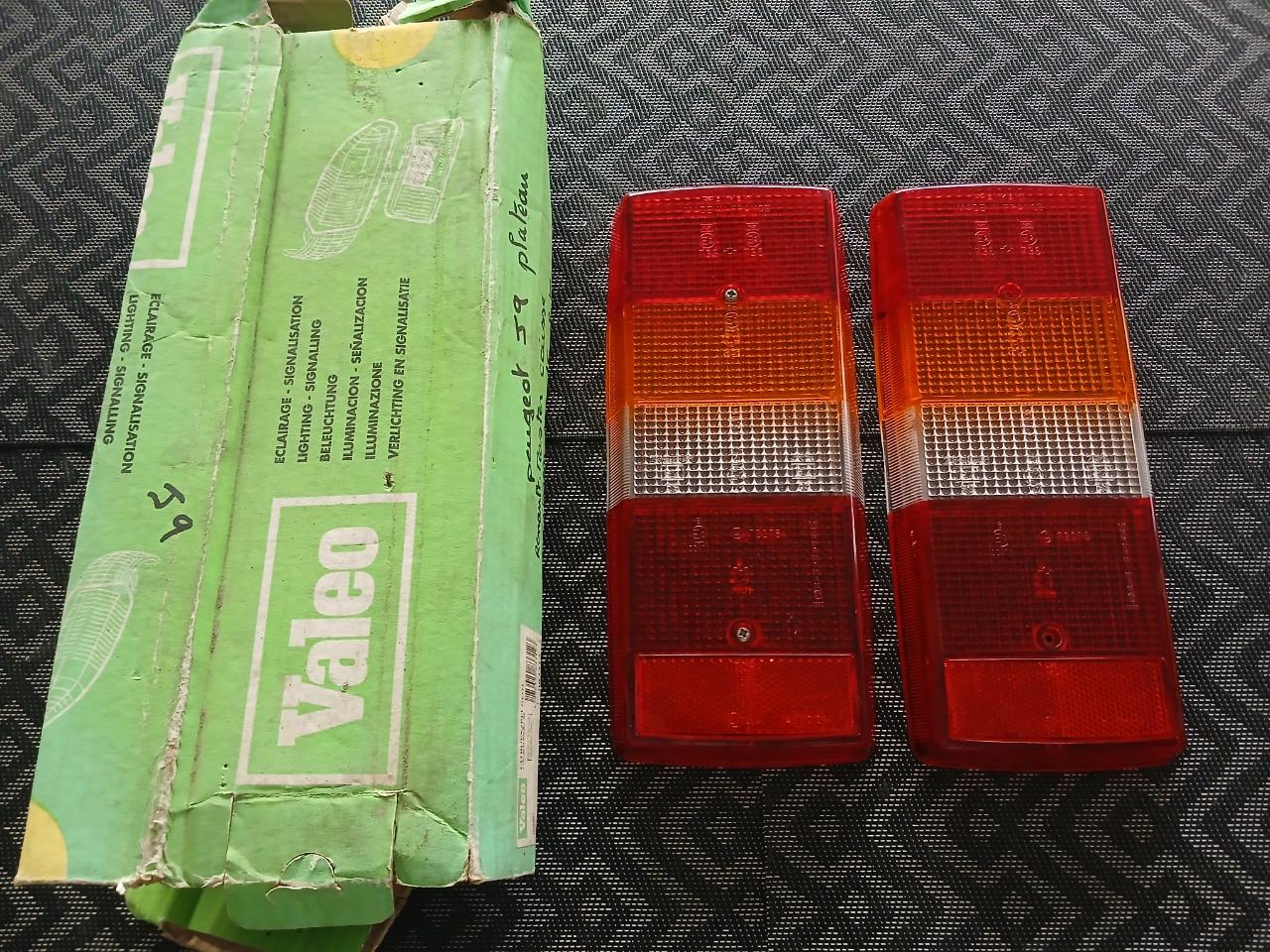 Cabochons feux arrière 4x4 OVERLAND LesAnciennes.com