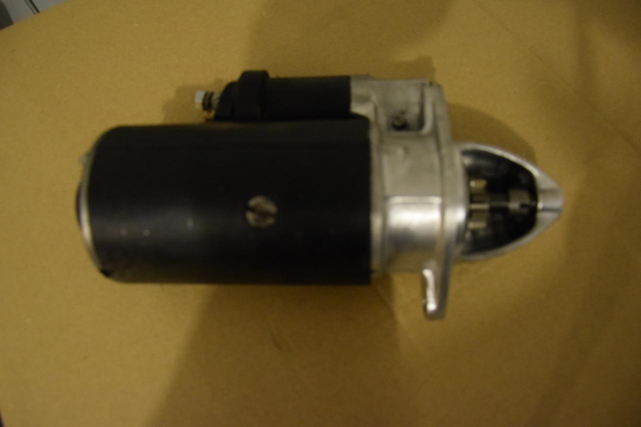 Pièces RENAULT Dauphine Floride 6 volts LesAnciennes.com