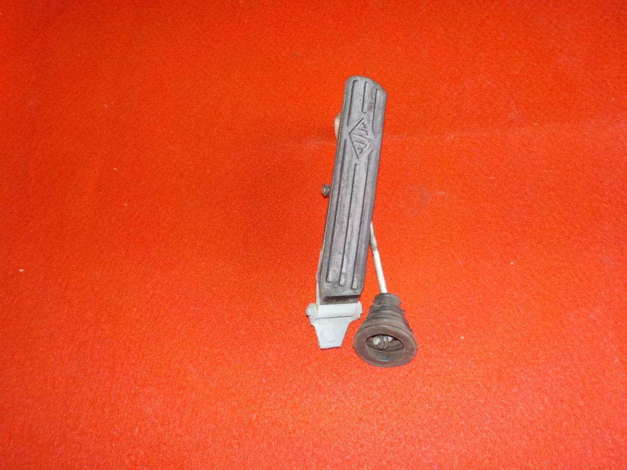 Pédale d'accélérateur RENAULT 8 (R8) Gordini LesAnciennes.com