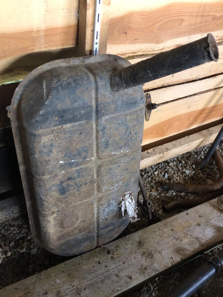 Réservoir PEUGEOT 202 LesAnciennes.com